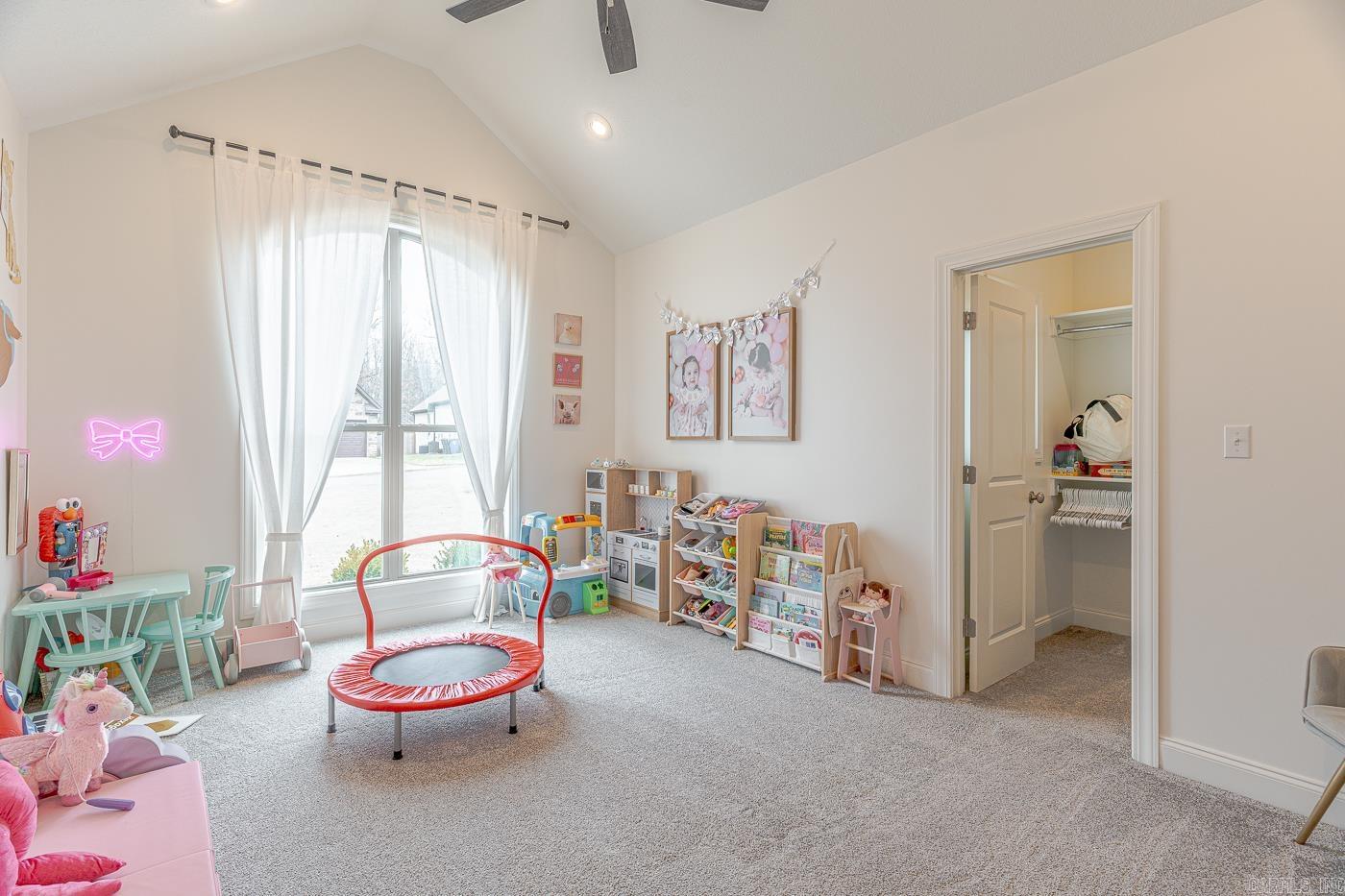 VALLEY VIEW MANOR - Residential