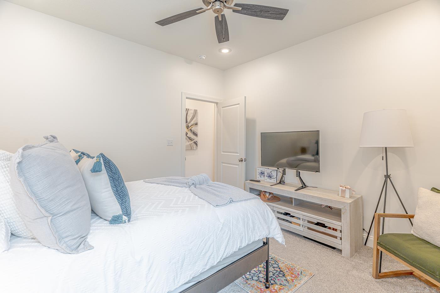 VALLEY VIEW MANOR - Residential