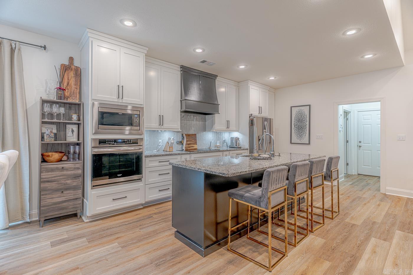 VALLEY VIEW MANOR - Residential