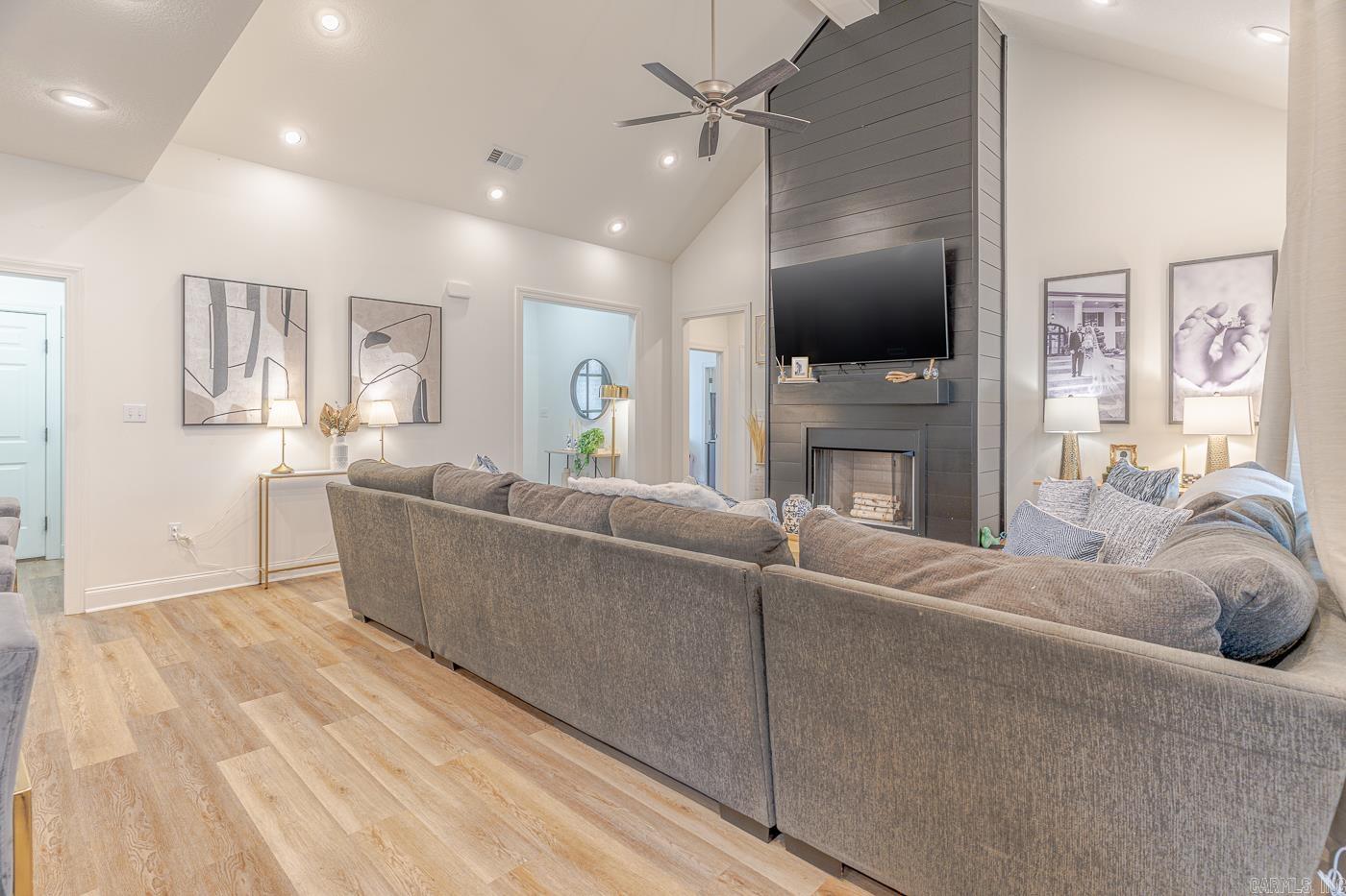 VALLEY VIEW MANOR - Residential