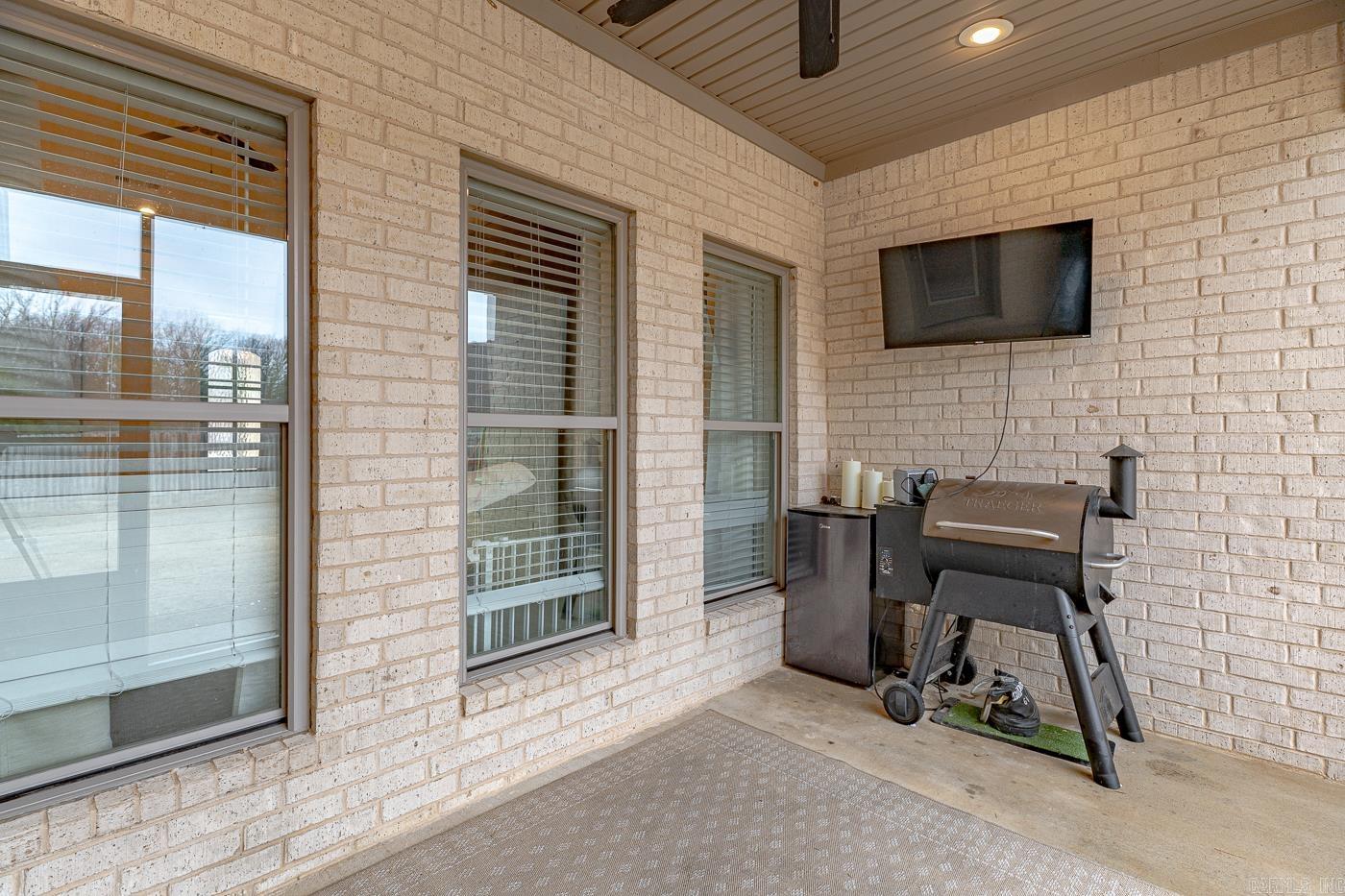 VALLEY VIEW MANOR - Residential