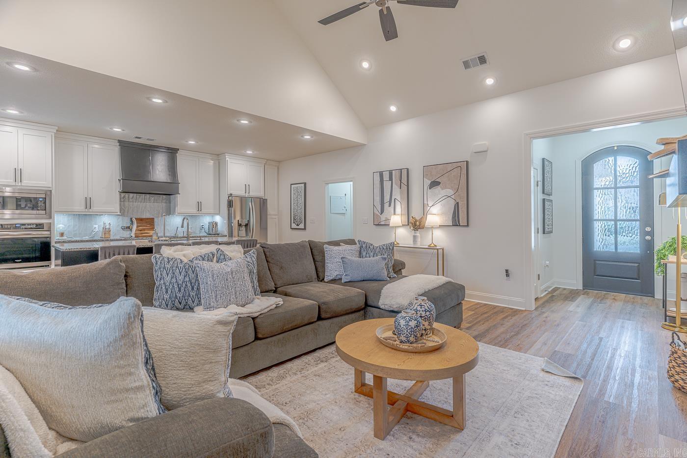 VALLEY VIEW MANOR - Residential