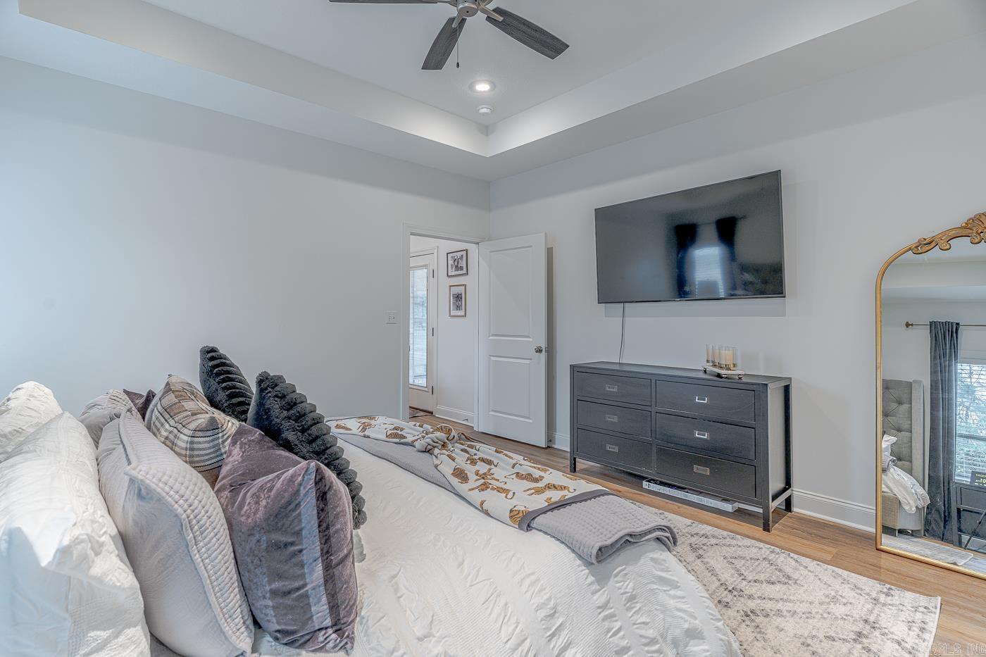 VALLEY VIEW MANOR - Residential