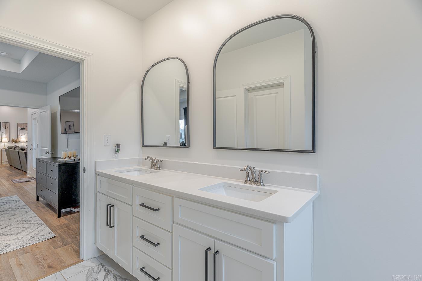 VALLEY VIEW MANOR - Residential