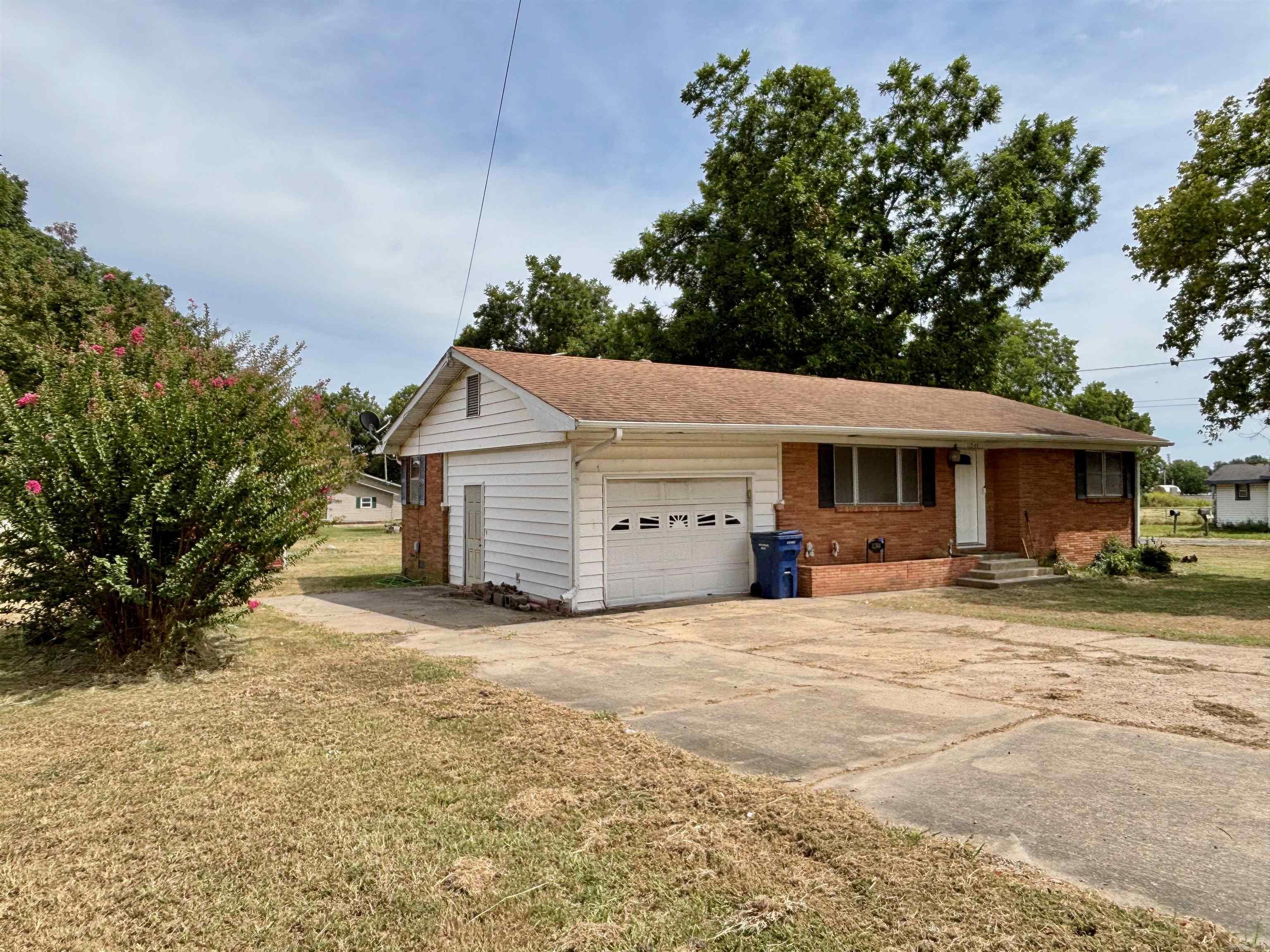 Holts 1st - Residential