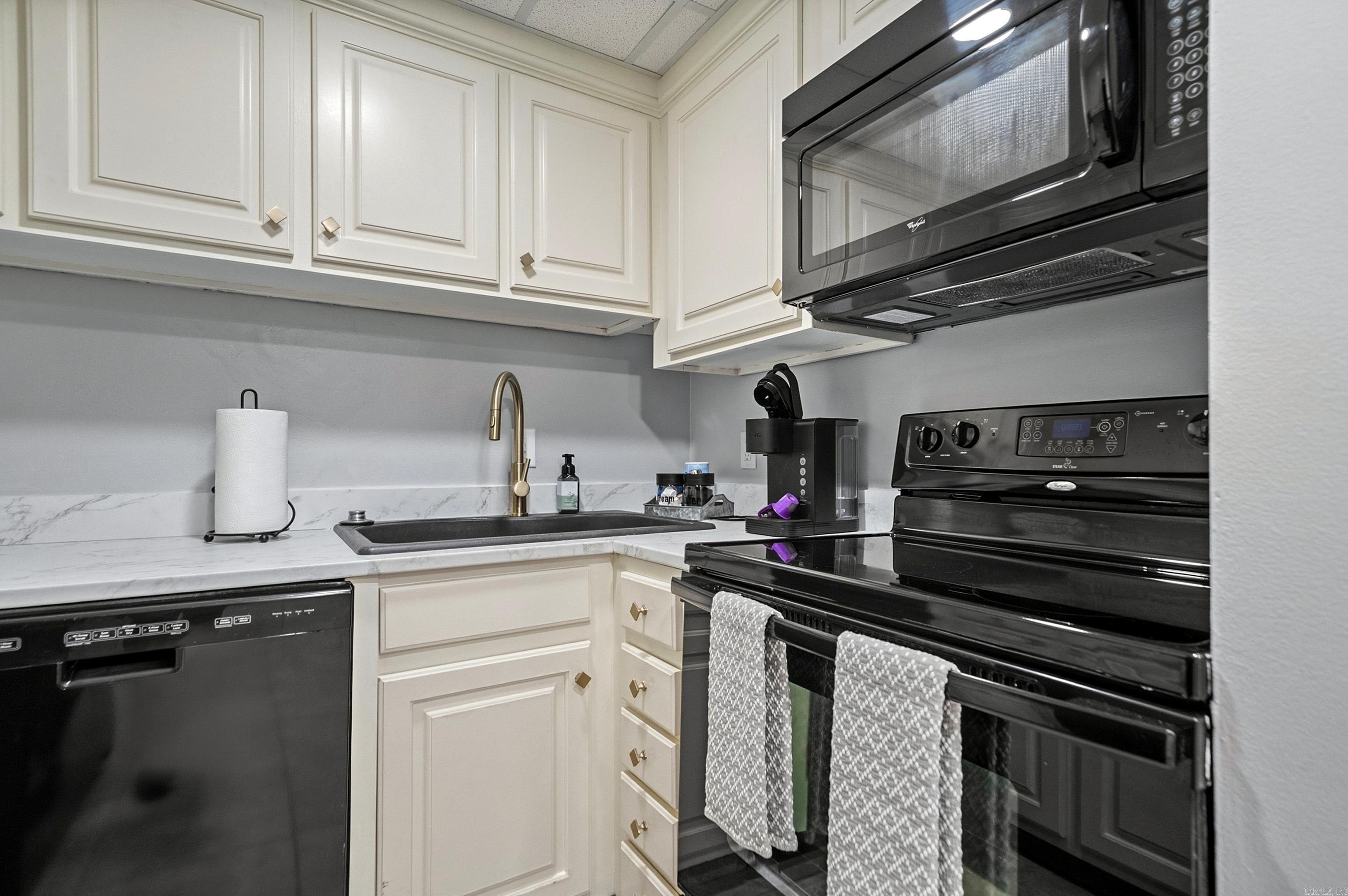 BEACON MANOR HPR - Residential