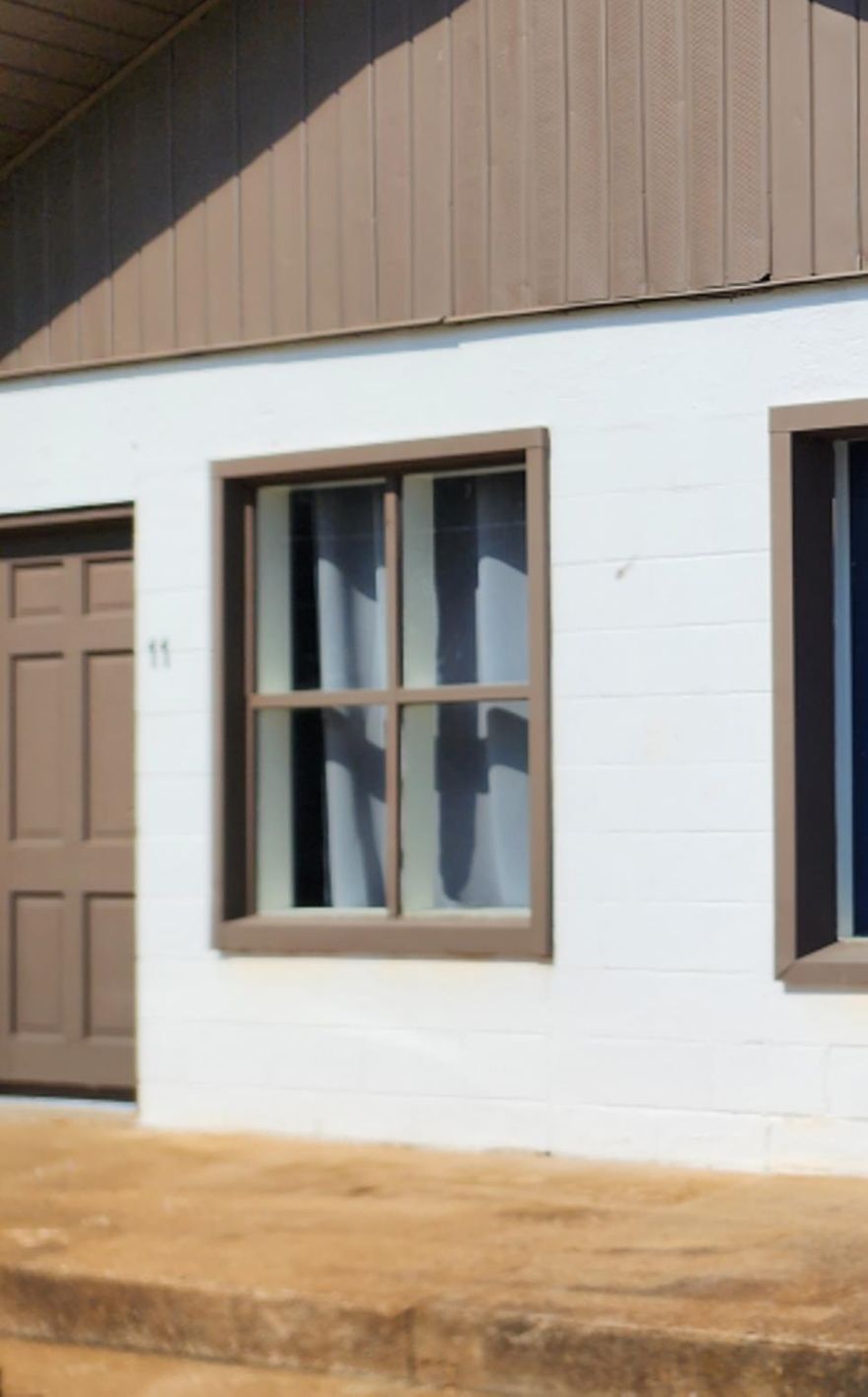 Great Studio apartment, Tenant furnishes electric, owner furnishes water and trash service.  Includes refrigerator, stove top and microwave.