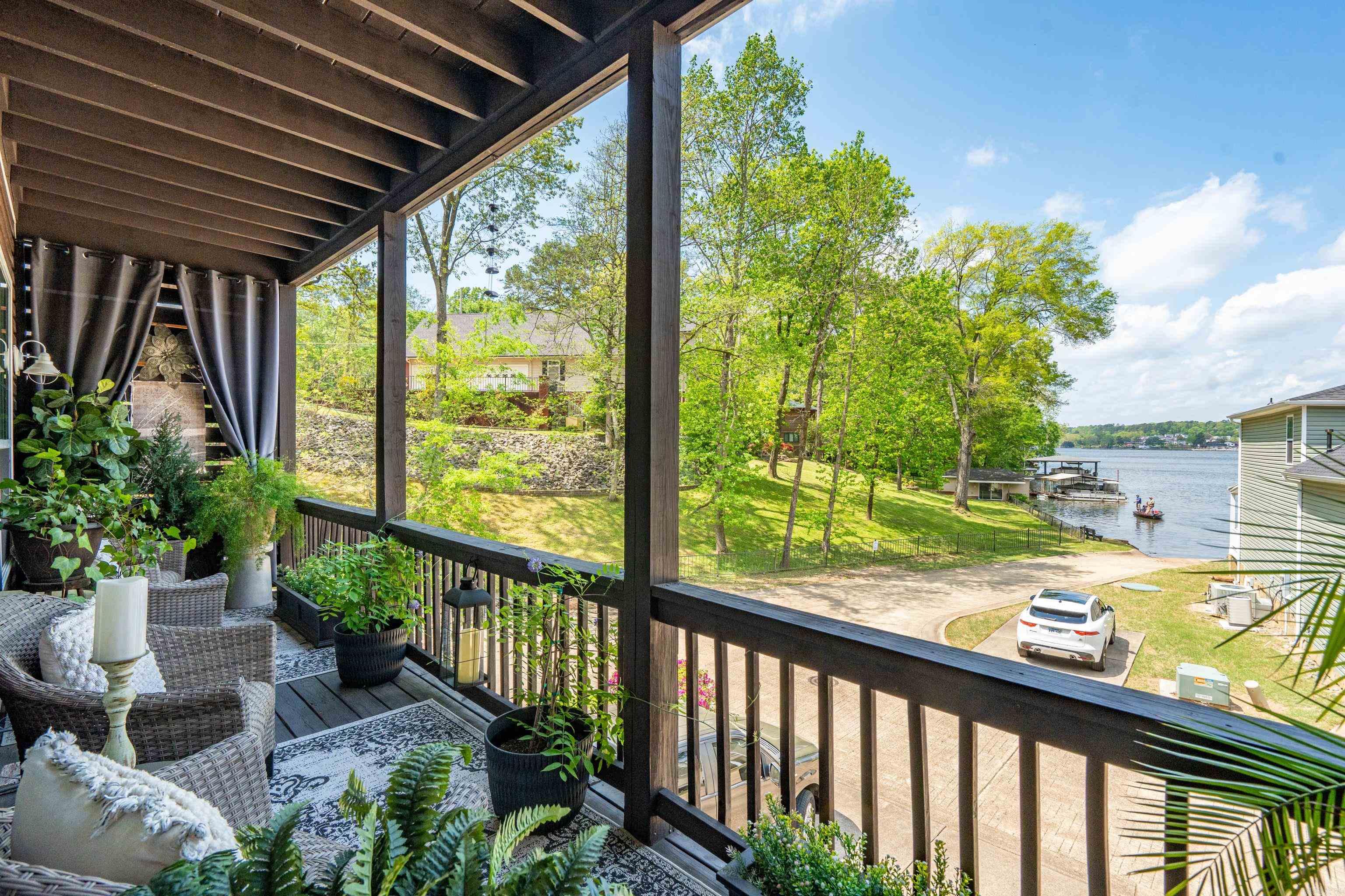 The Villas at Bayshore - Residential