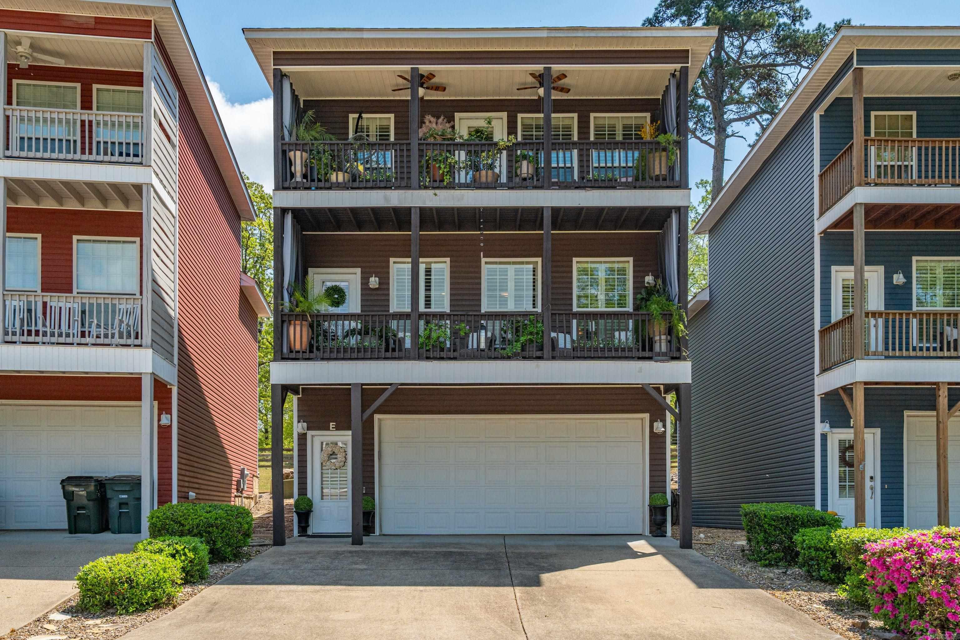 The Villas at Bayshore - Residential