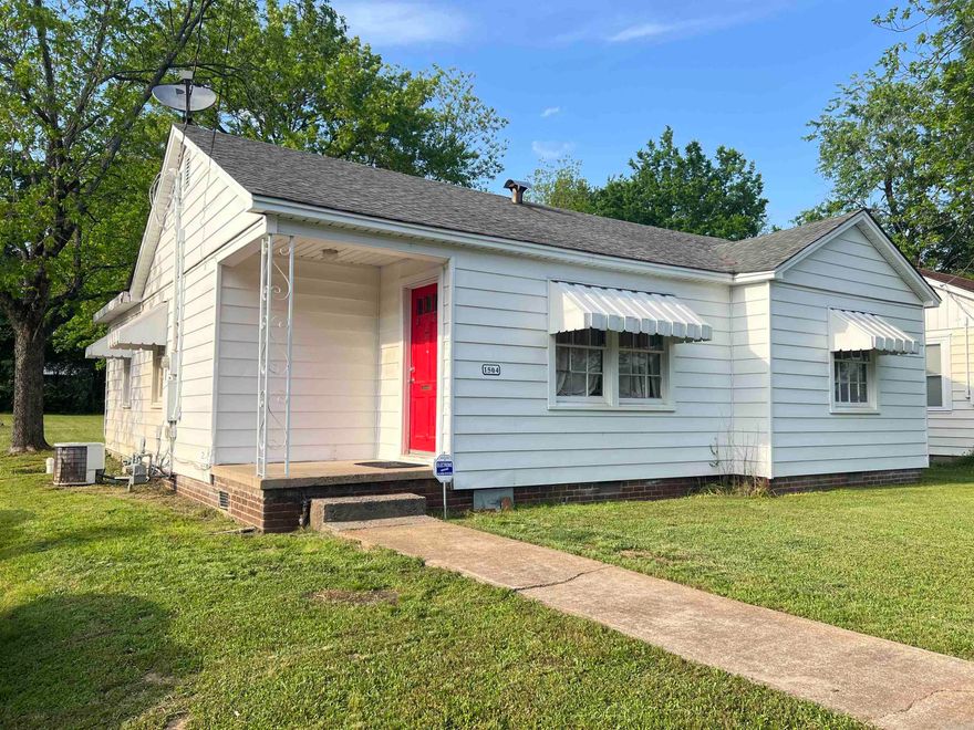 Great investment opportunity-- Priced to sell Quickly! Don't miss this updated 3 bedroom 1 bath home featuring fresh paint throughout hot water replaced within the last 2 years. Perfect of investors for first time home buyers, this property offers solid value with room to grow. Act fast- this one won't last long! Schedule your showing today!
