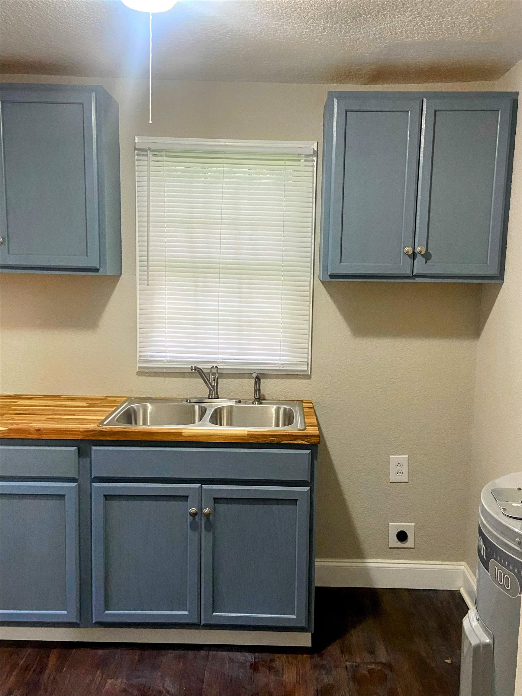 10-15-01 - Residential Lease