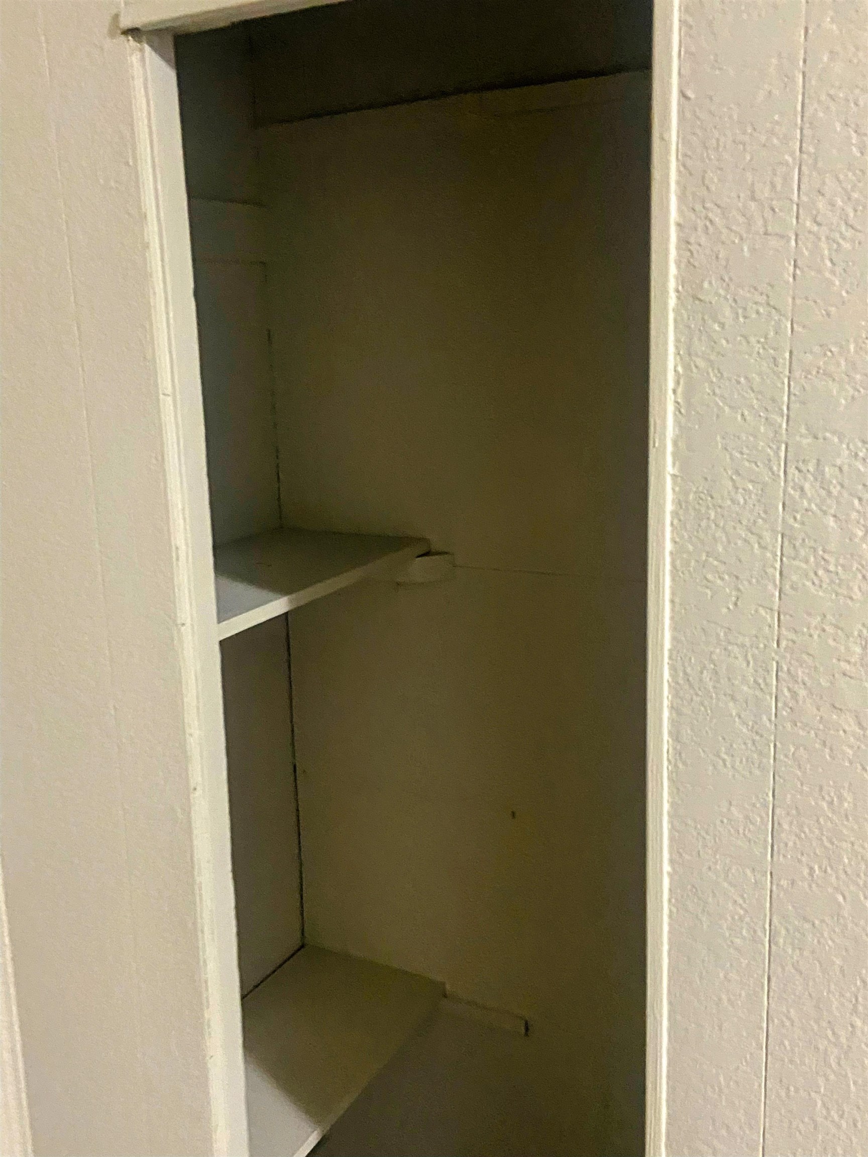 10-15-01 - Residential Lease