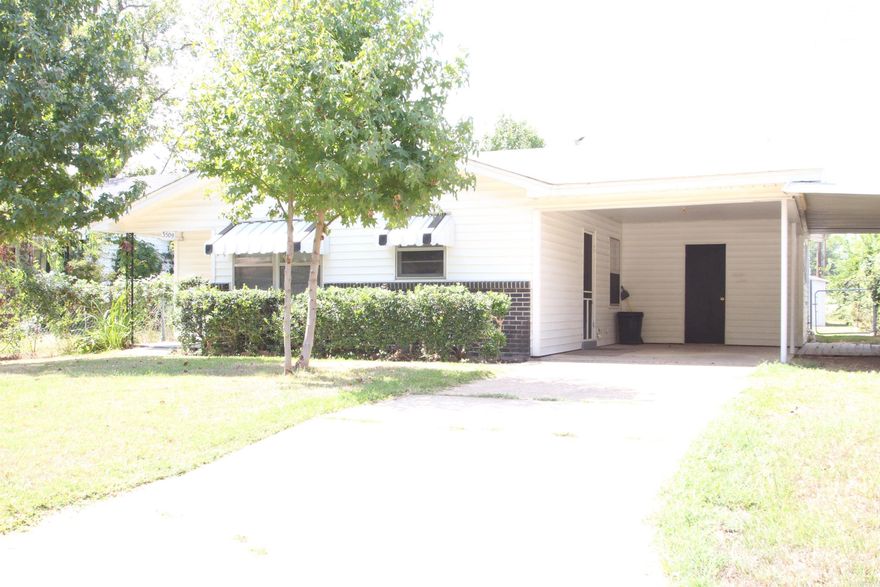 NICE UPDATED THREE BEDROOM, TWO BATHROOM HOME. NICE FENCED YARD. CLOSE TO EVERYTHING!