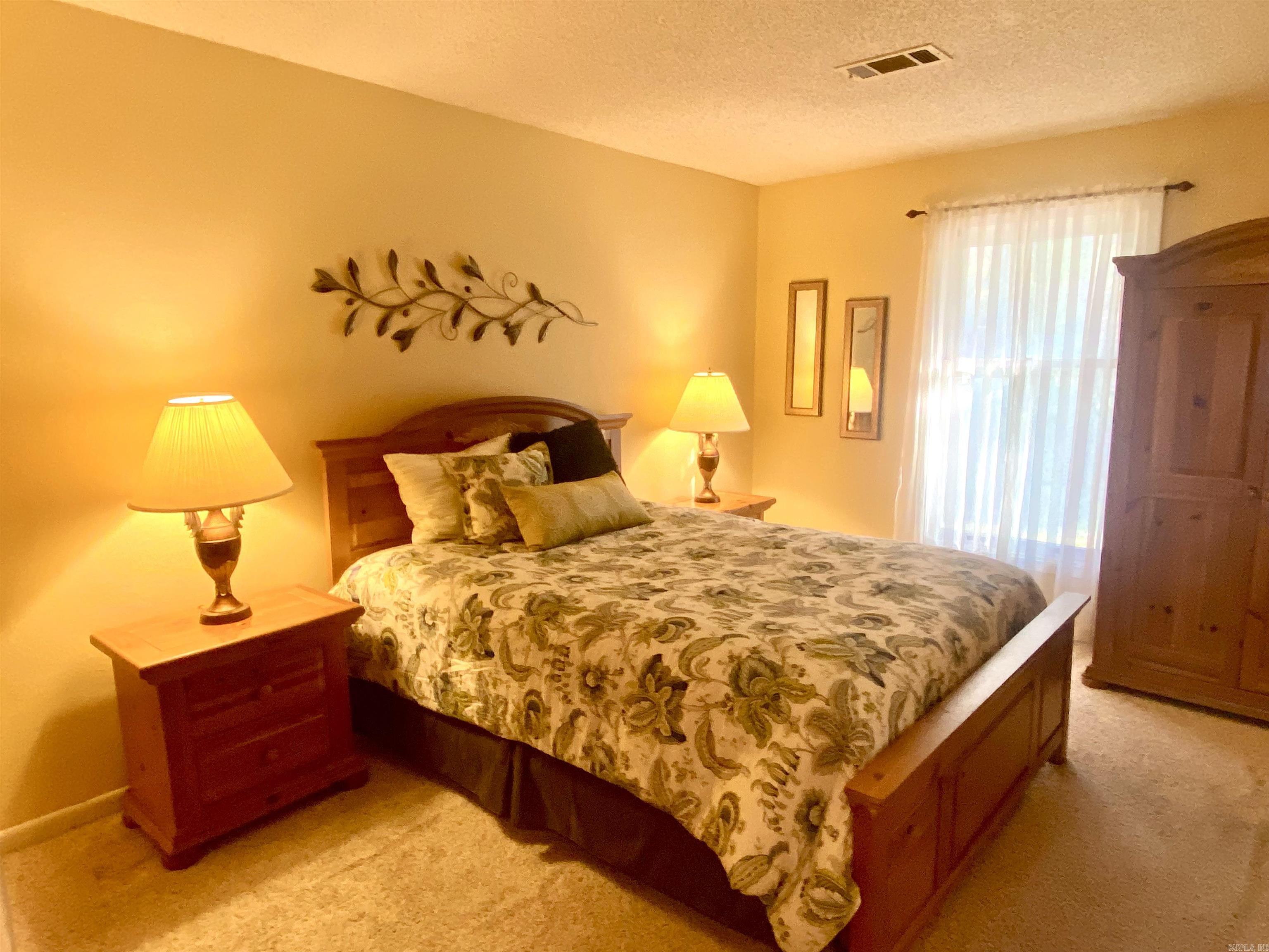 VALENCIA COURTS - Residential