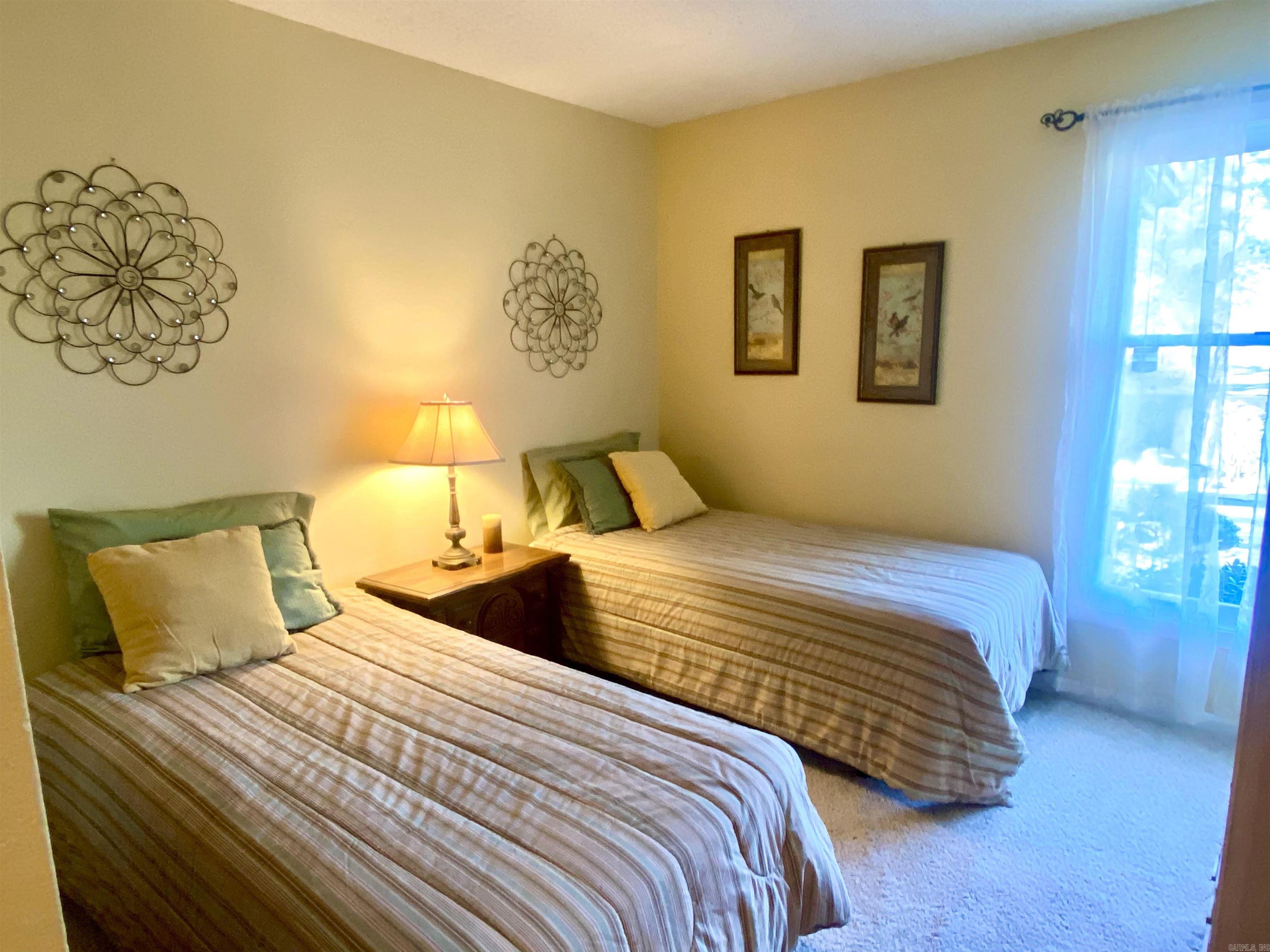 VALENCIA COURTS - Residential