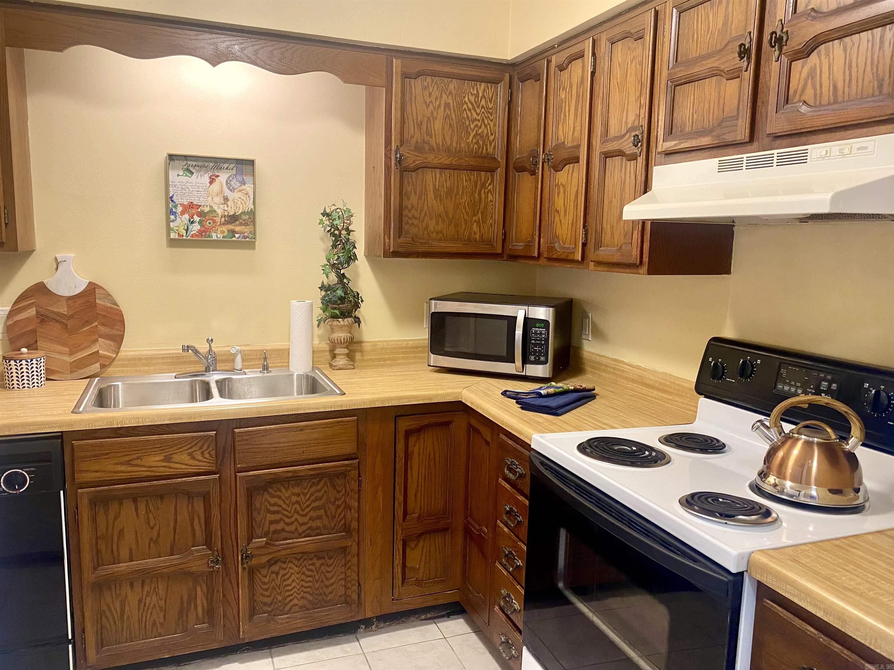 VALENCIA COURTS - Residential