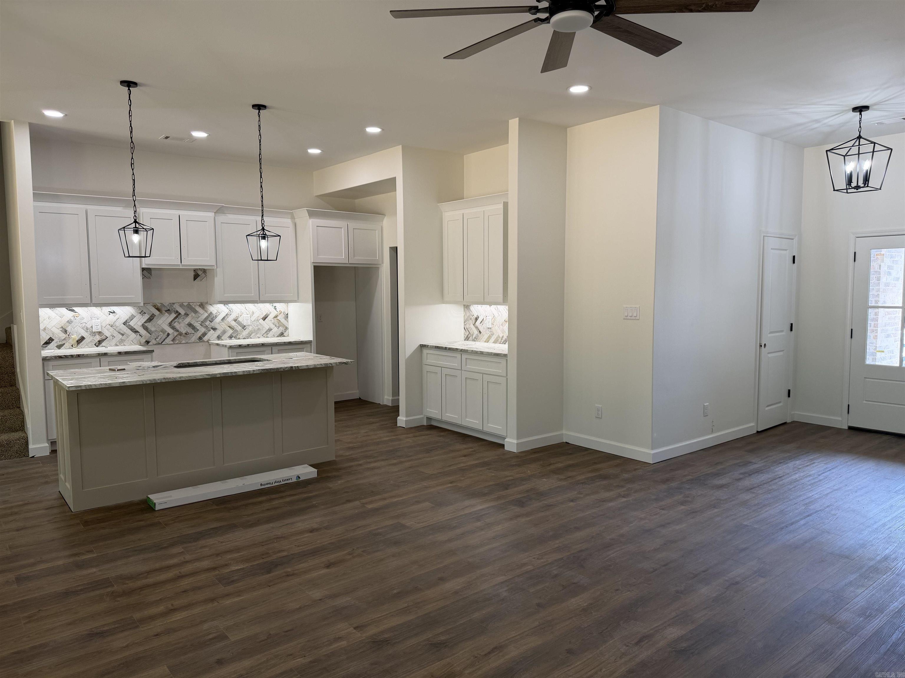 STONEYBROOK - Residential