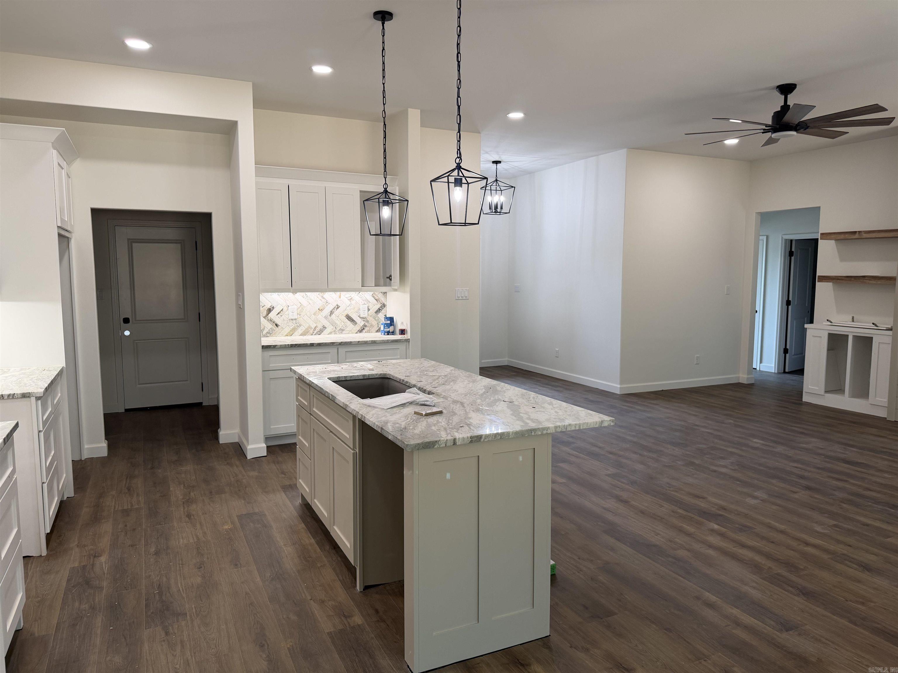 STONEYBROOK - Residential