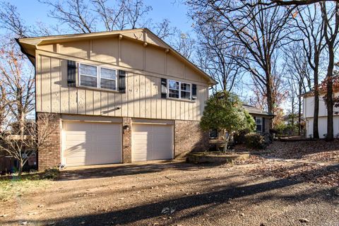 Photo of 1215 Old Charter Court, Little Rock, AR 72211 (MLS # 25049490)