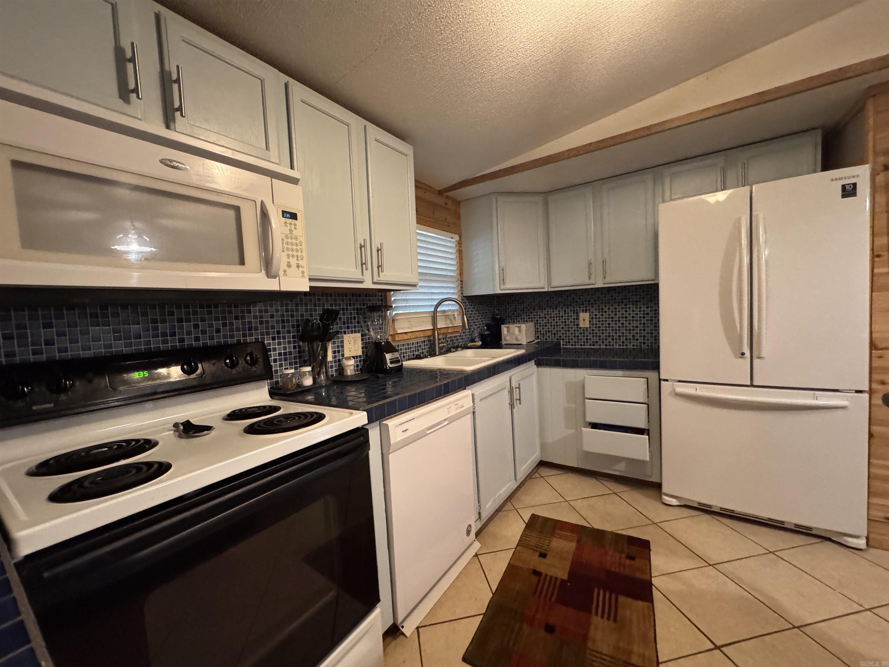 BELLE TERRE ESTATES - Residential