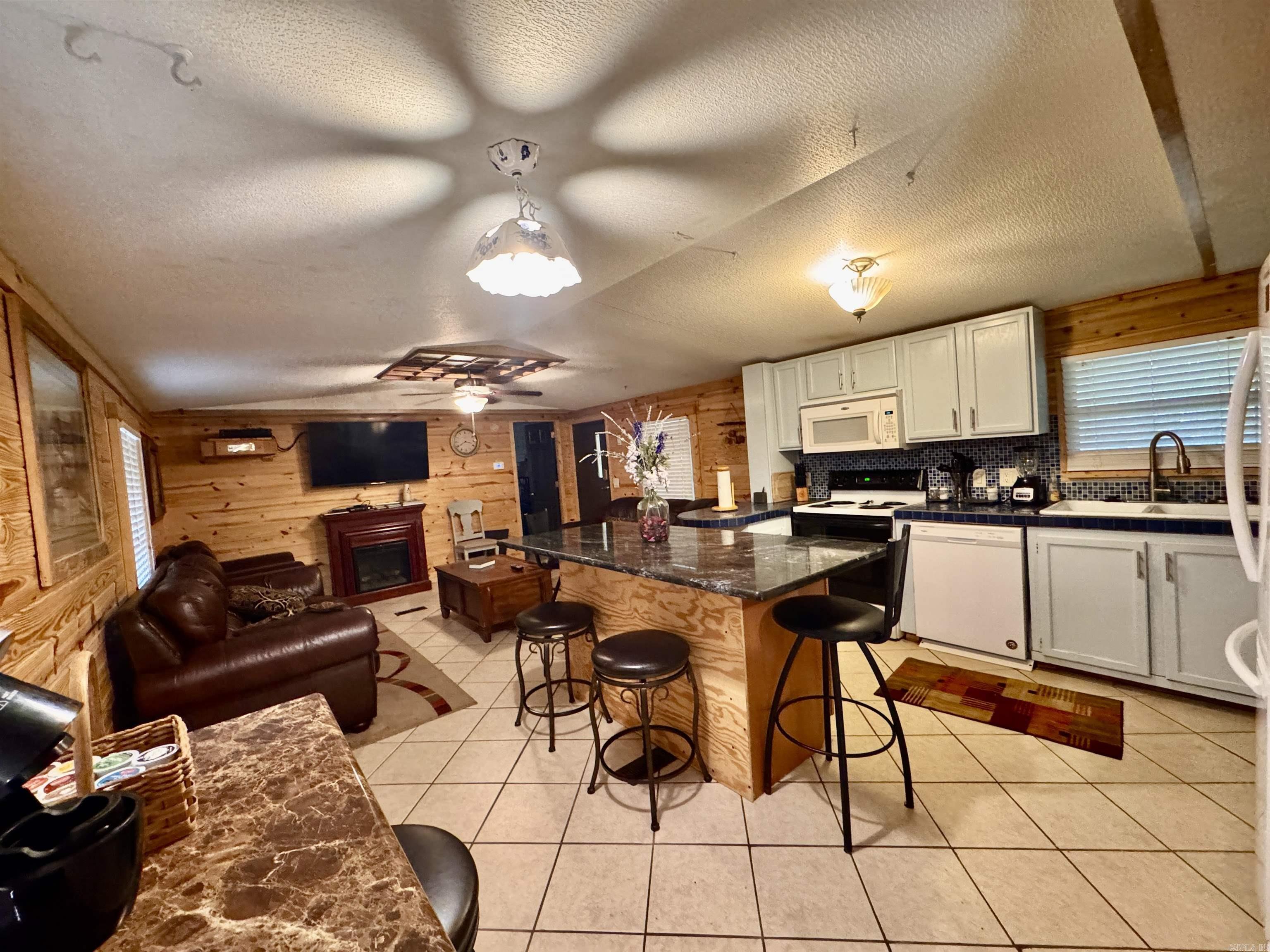 BELLE TERRE ESTATES - Residential