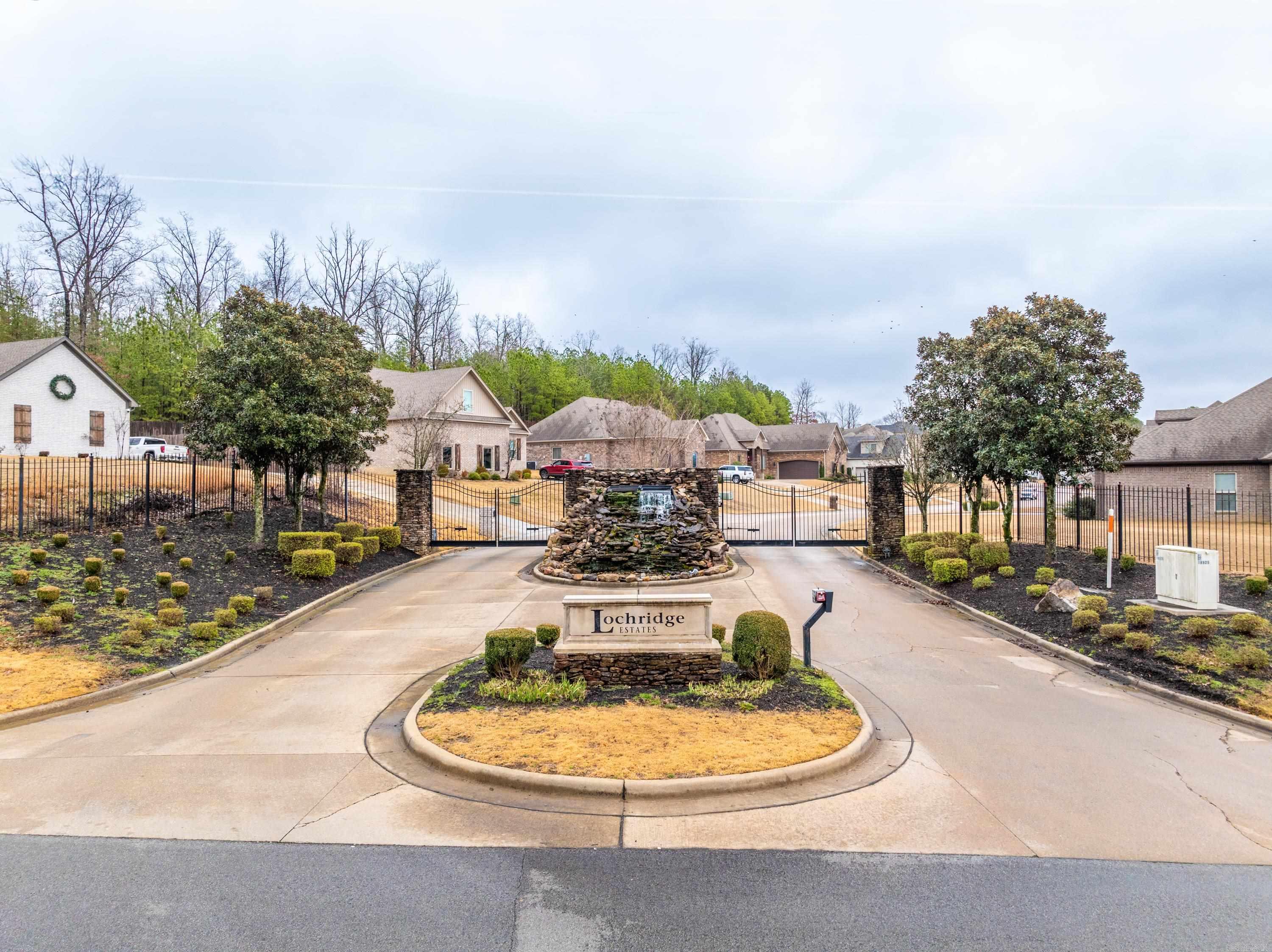 LOCHRIDGE ESTATES - Residential