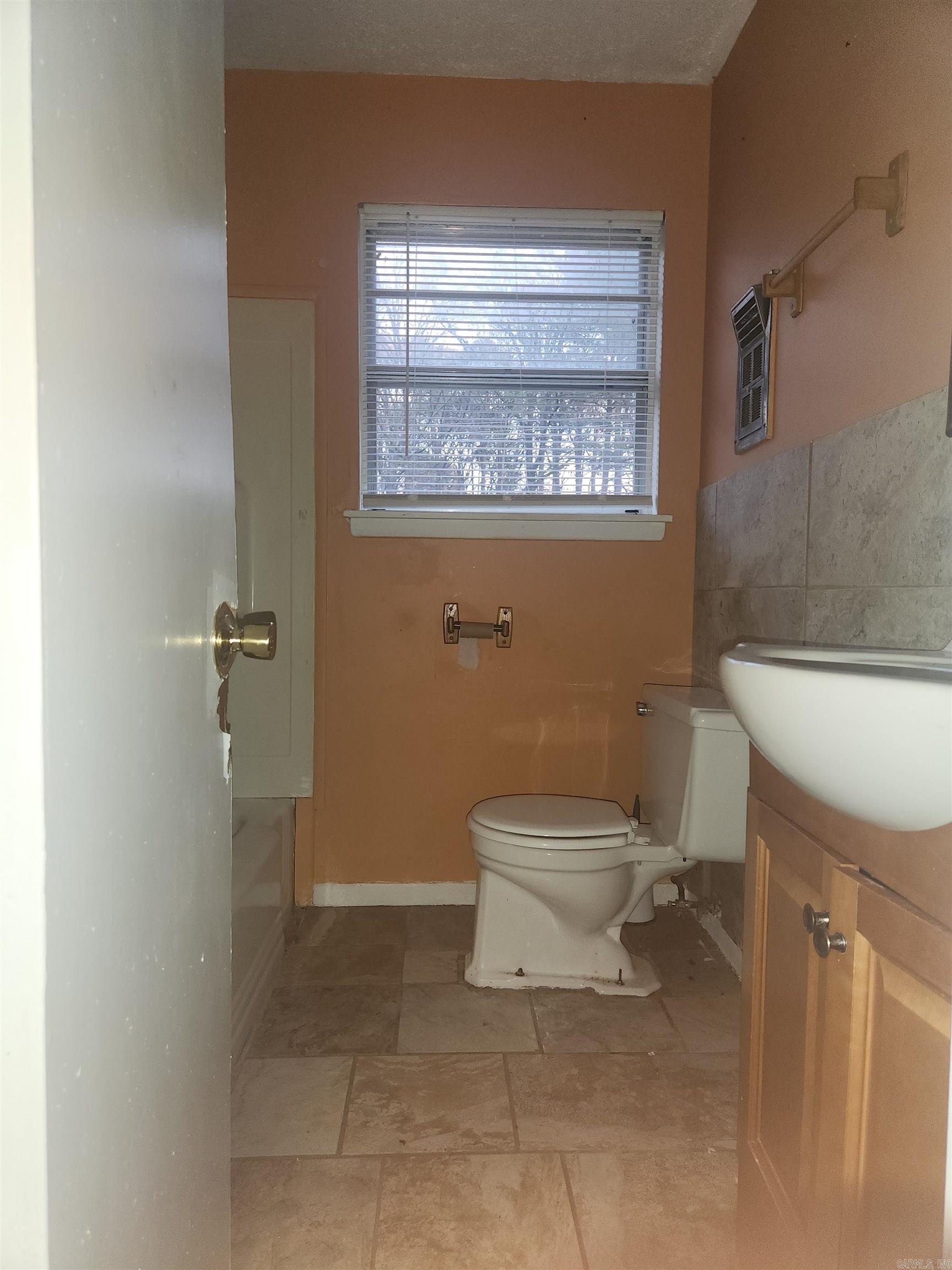 TRADEWINDS - Residential