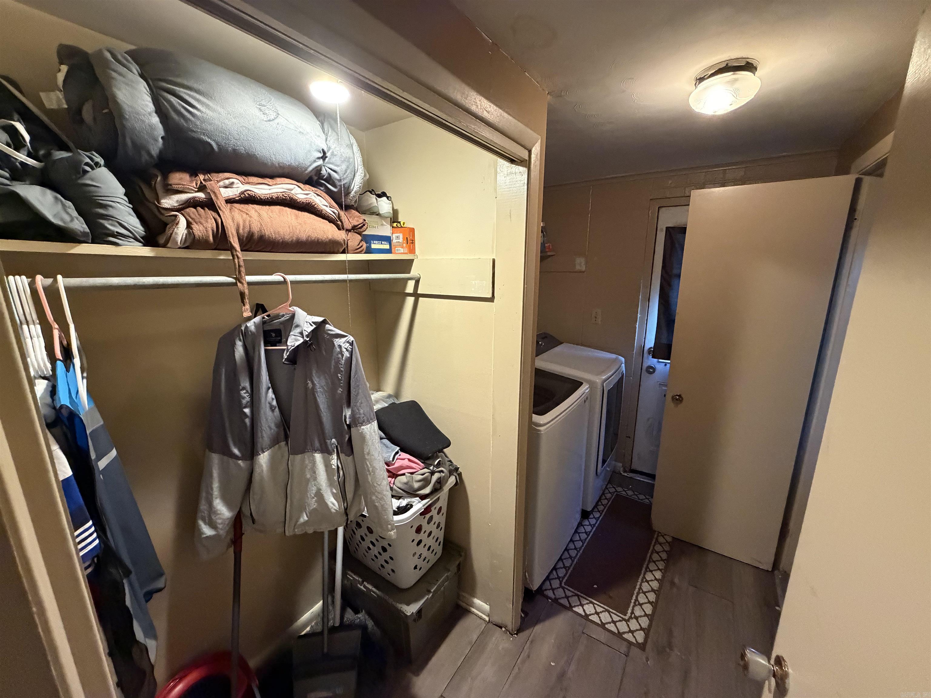 ARROW HEAD MANOR - Residential