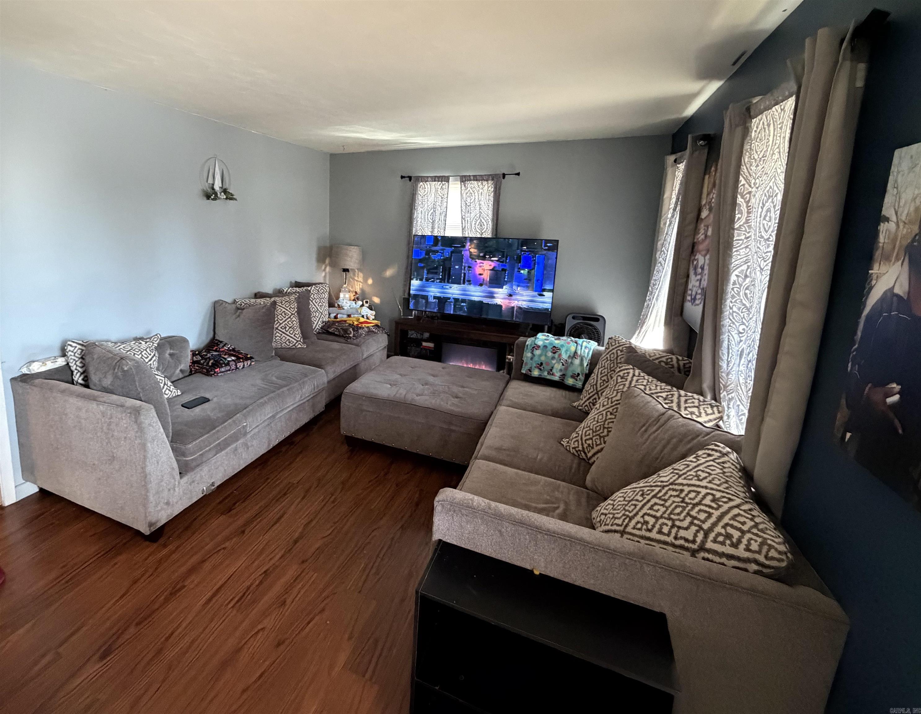 ARROW HEAD MANOR - Residential