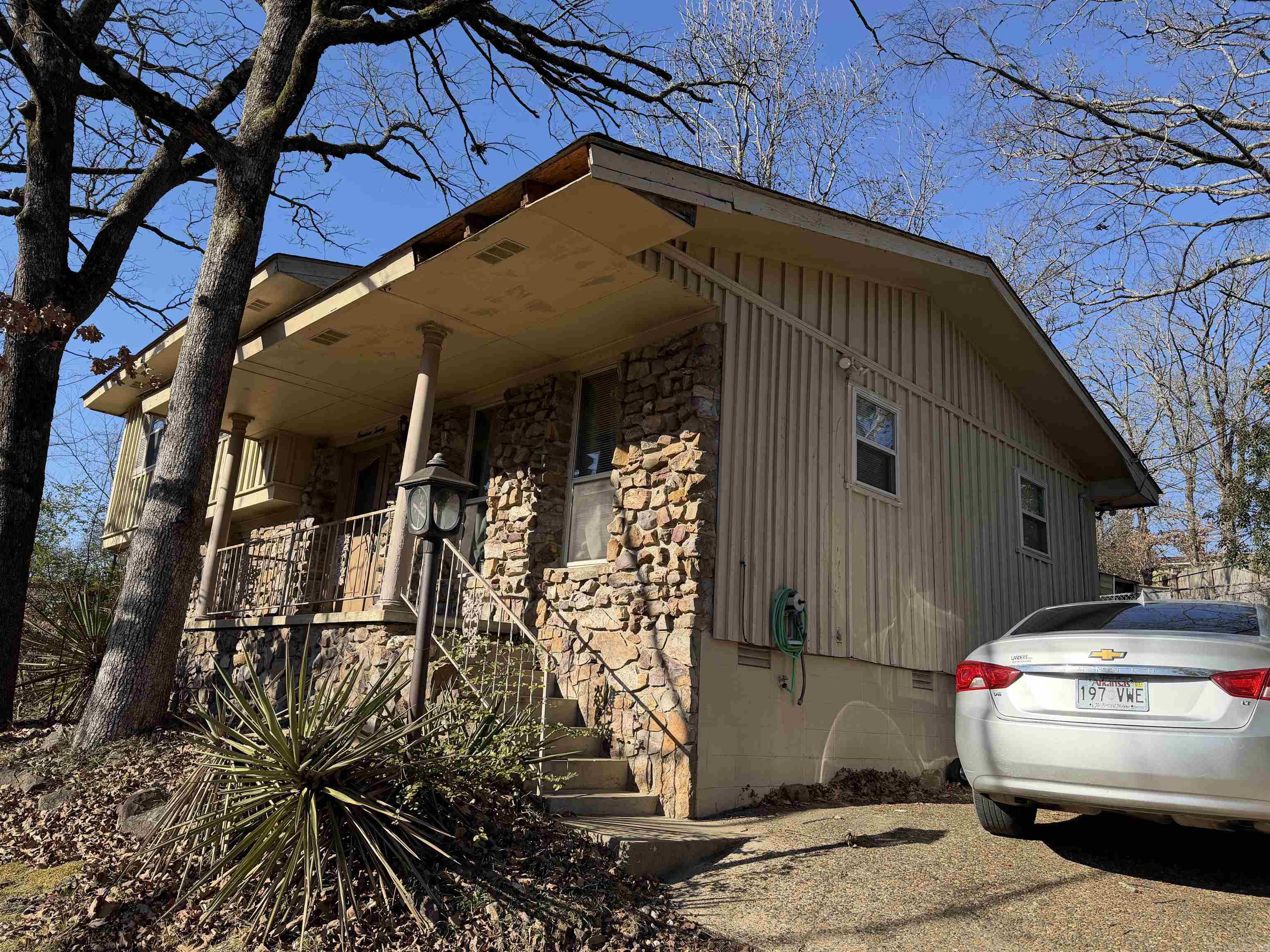 ARROW HEAD MANOR - Residential