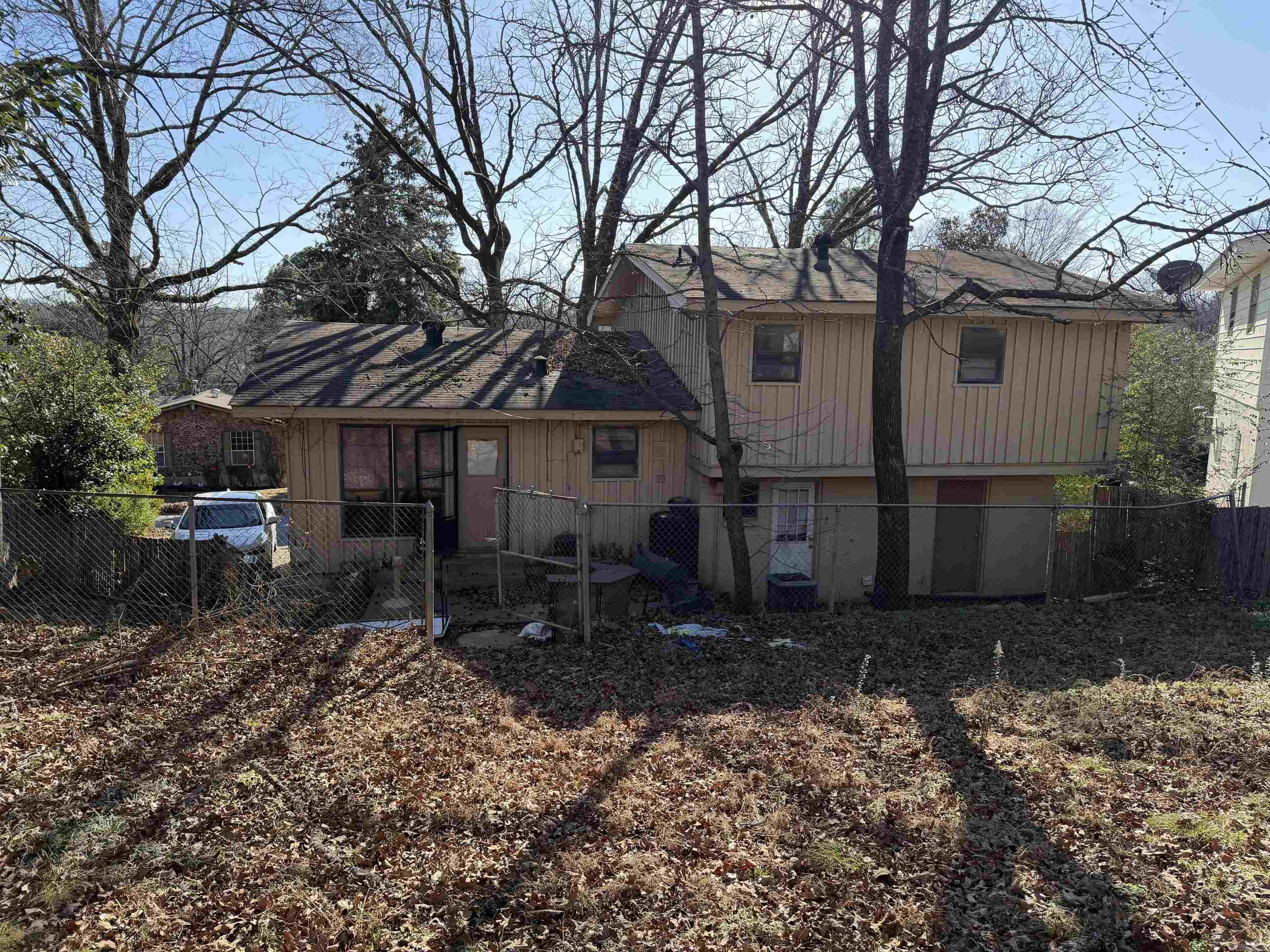 ARROW HEAD MANOR - Residential