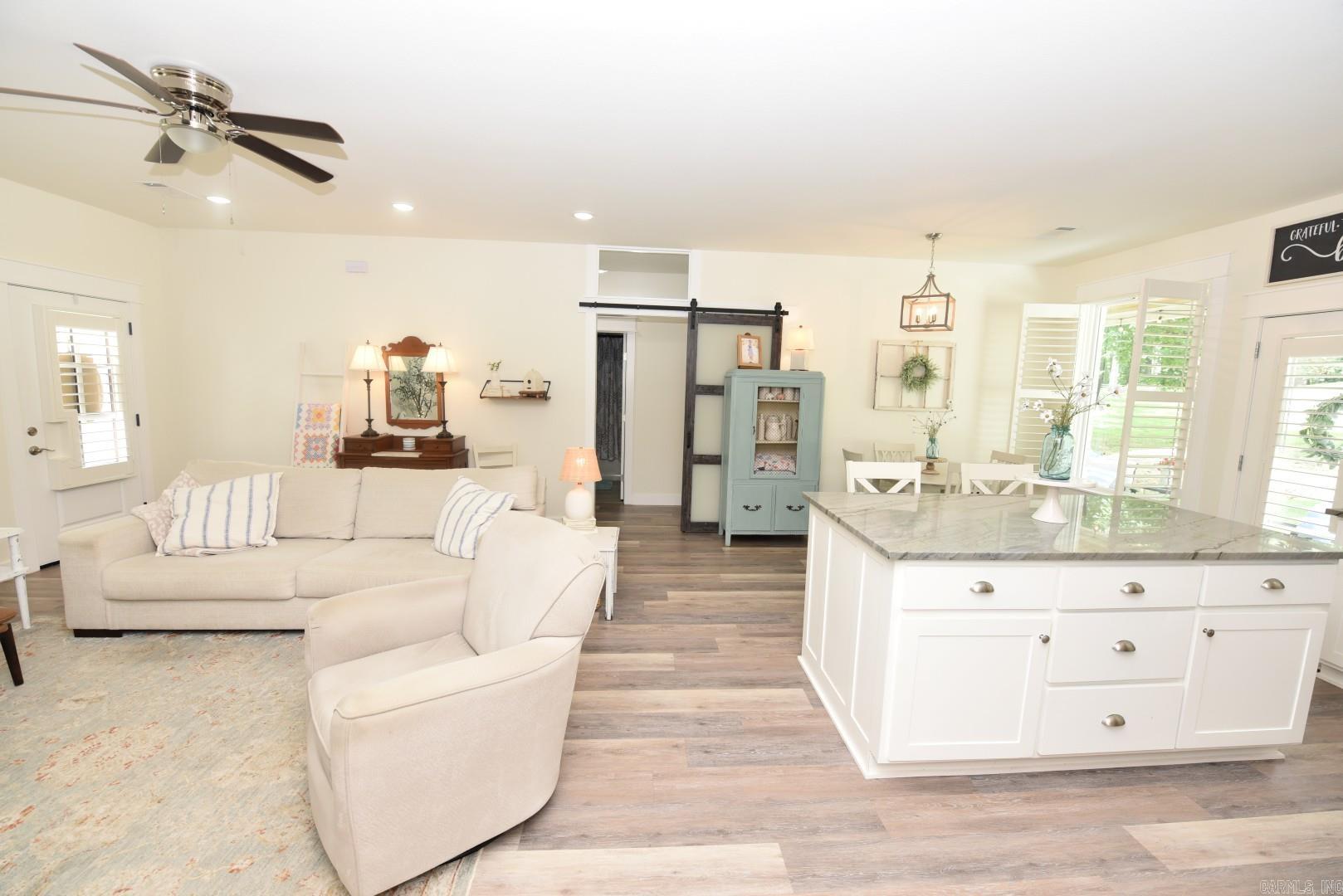 INDIAN HILLS - Residential