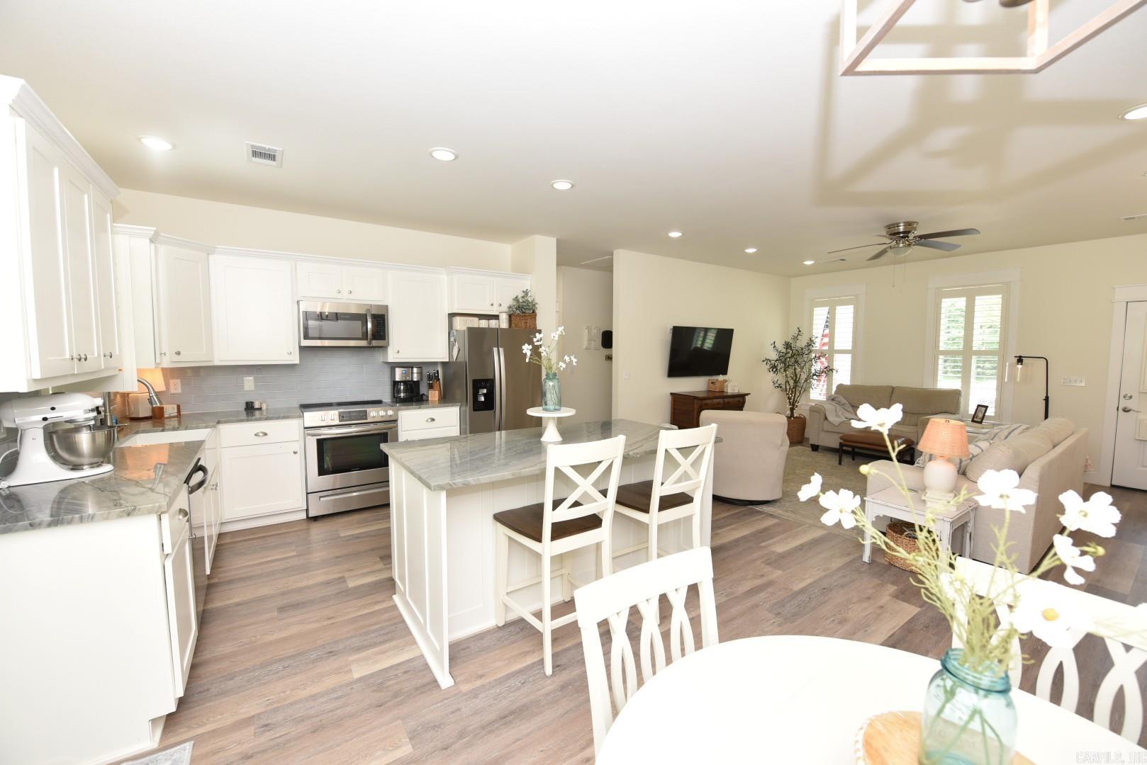 INDIAN HILLS - Residential