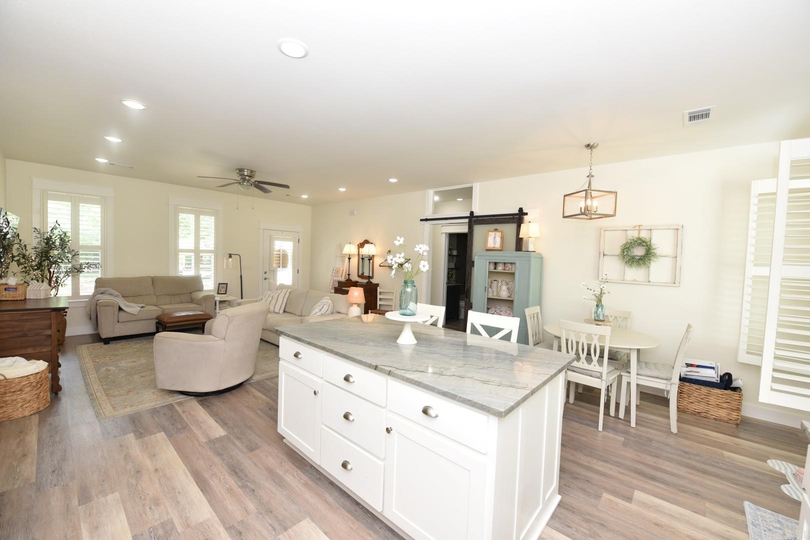 INDIAN HILLS - Residential