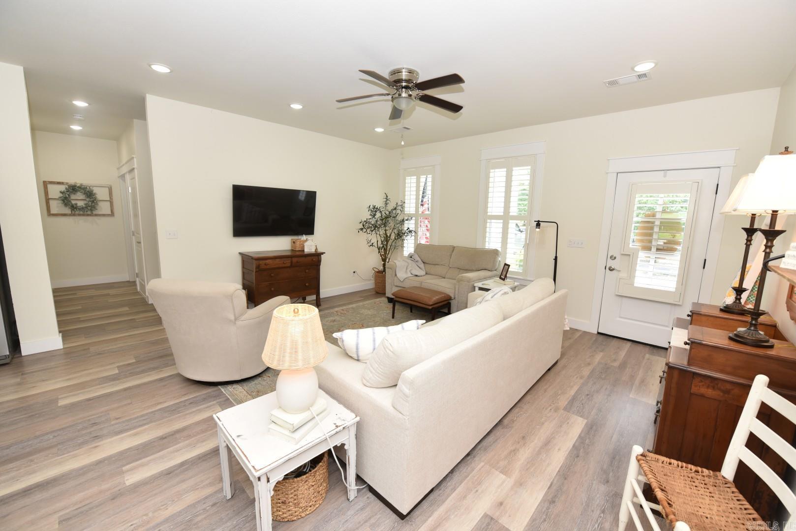 INDIAN HILLS - Residential