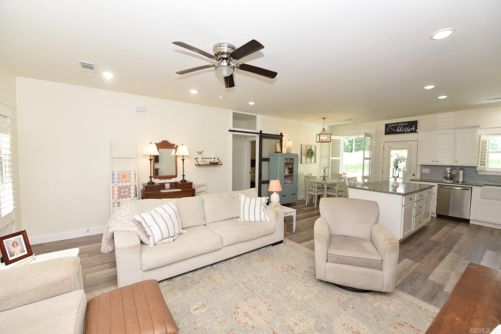 INDIAN HILLS - Residential