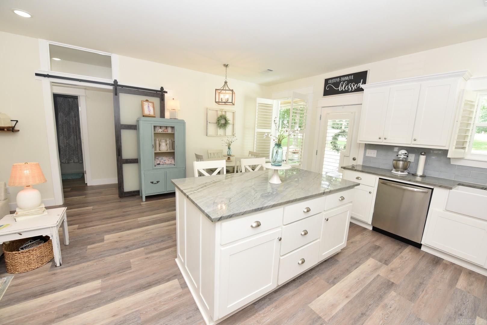 INDIAN HILLS - Residential