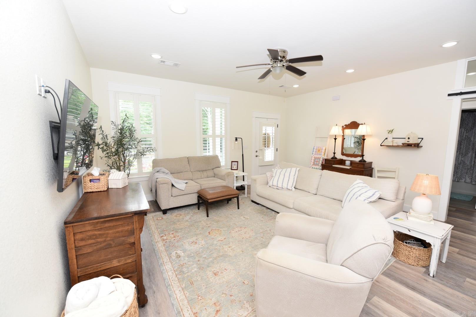INDIAN HILLS - Residential