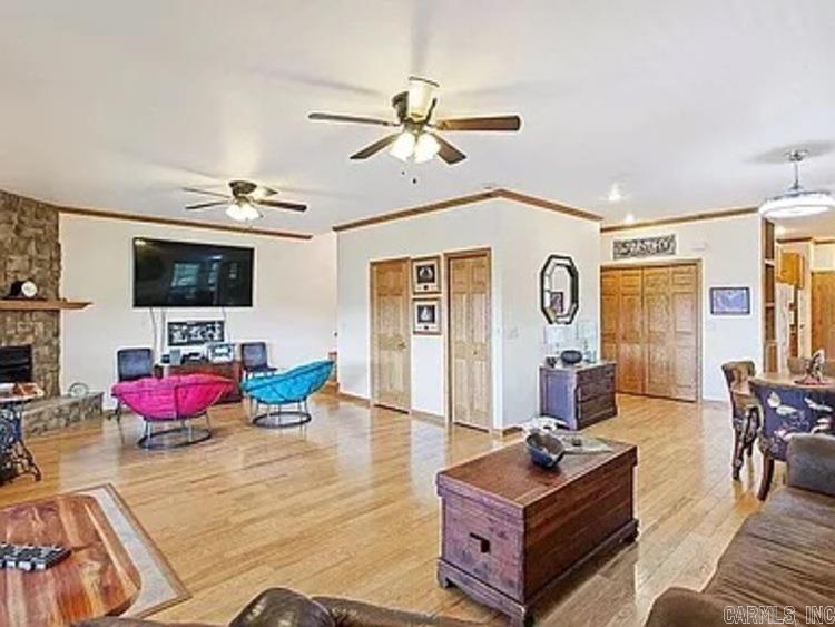 EAGLES NEST - Residential