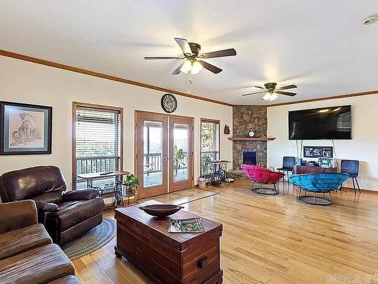 EAGLES NEST - Residential