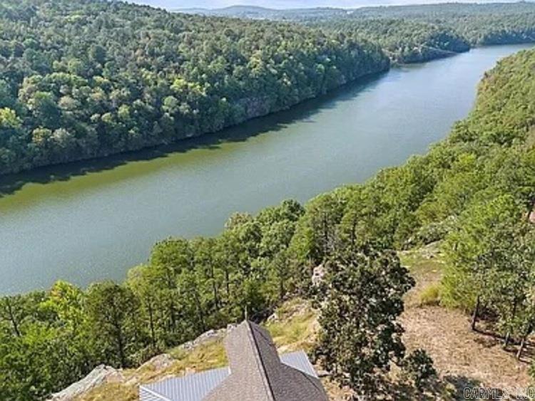 EAGLES NEST - Residential