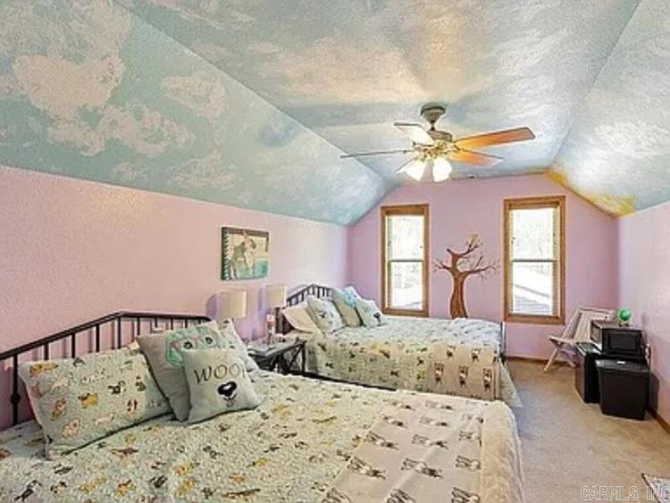 EAGLES NEST - Residential