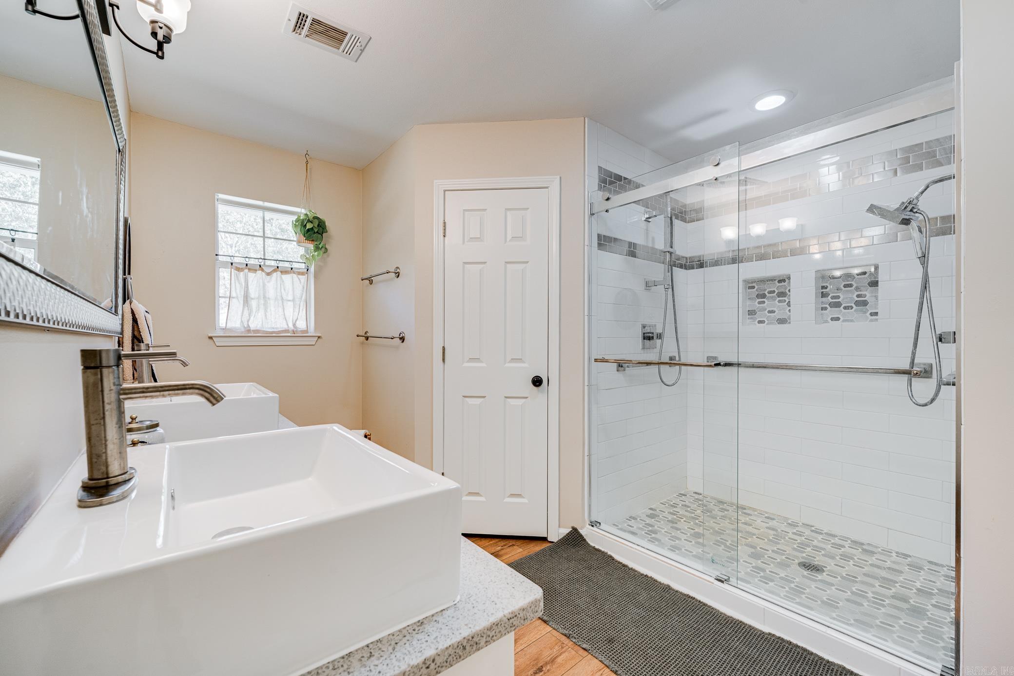 CHRISTINA VALLEY - Residential