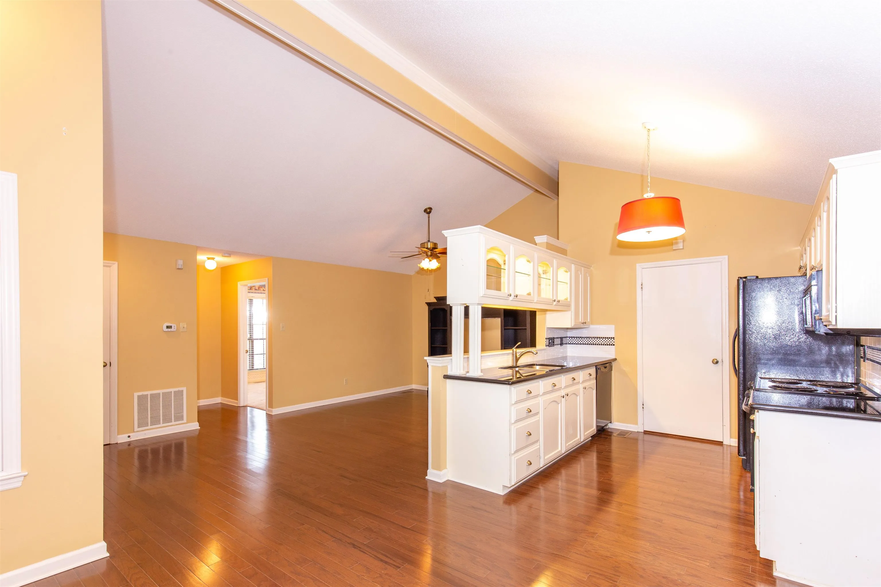 Little Rock, Arkansas 72211, United States, 3 Bedrooms Bedrooms, ,2 BathroomsBathrooms,Residential,Pending,16397