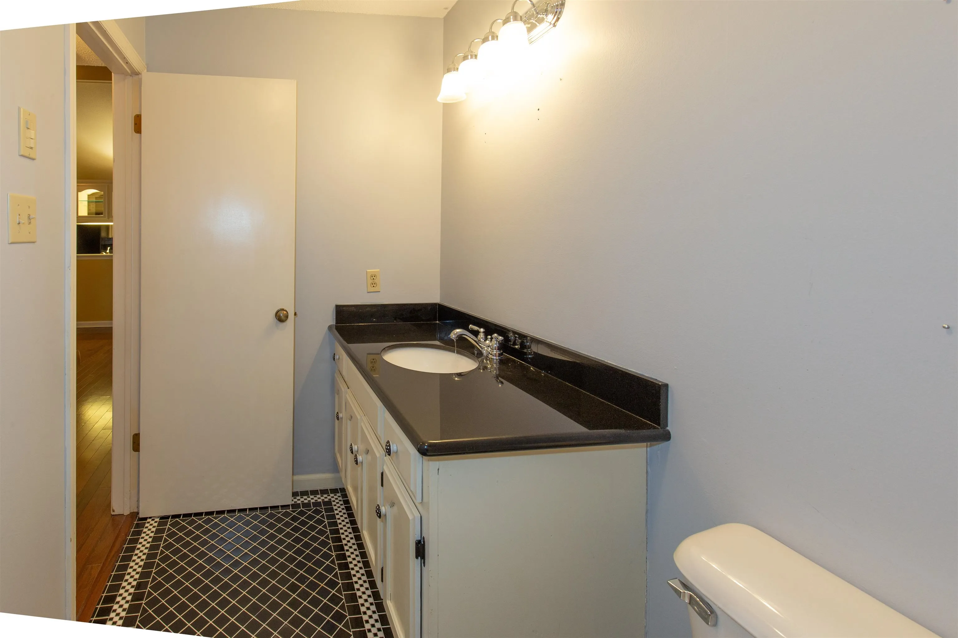 Little Rock, Arkansas 72211, United States, 3 Bedrooms Bedrooms, ,2 BathroomsBathrooms,Residential,Pending,16397