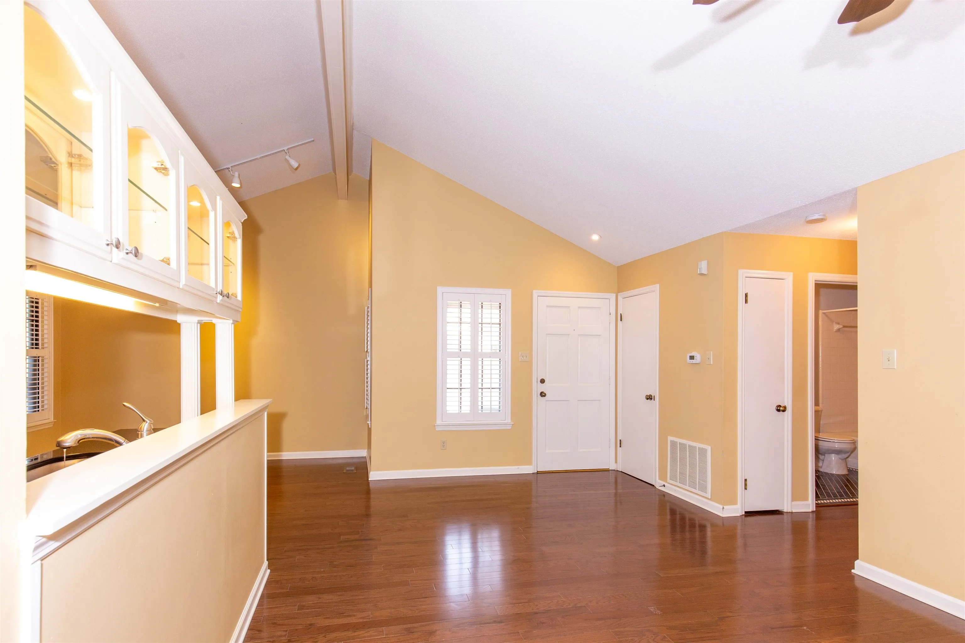 Little Rock, Arkansas 72211, United States, 3 Bedrooms Bedrooms, ,2 BathroomsBathrooms,Residential,Pending,16397