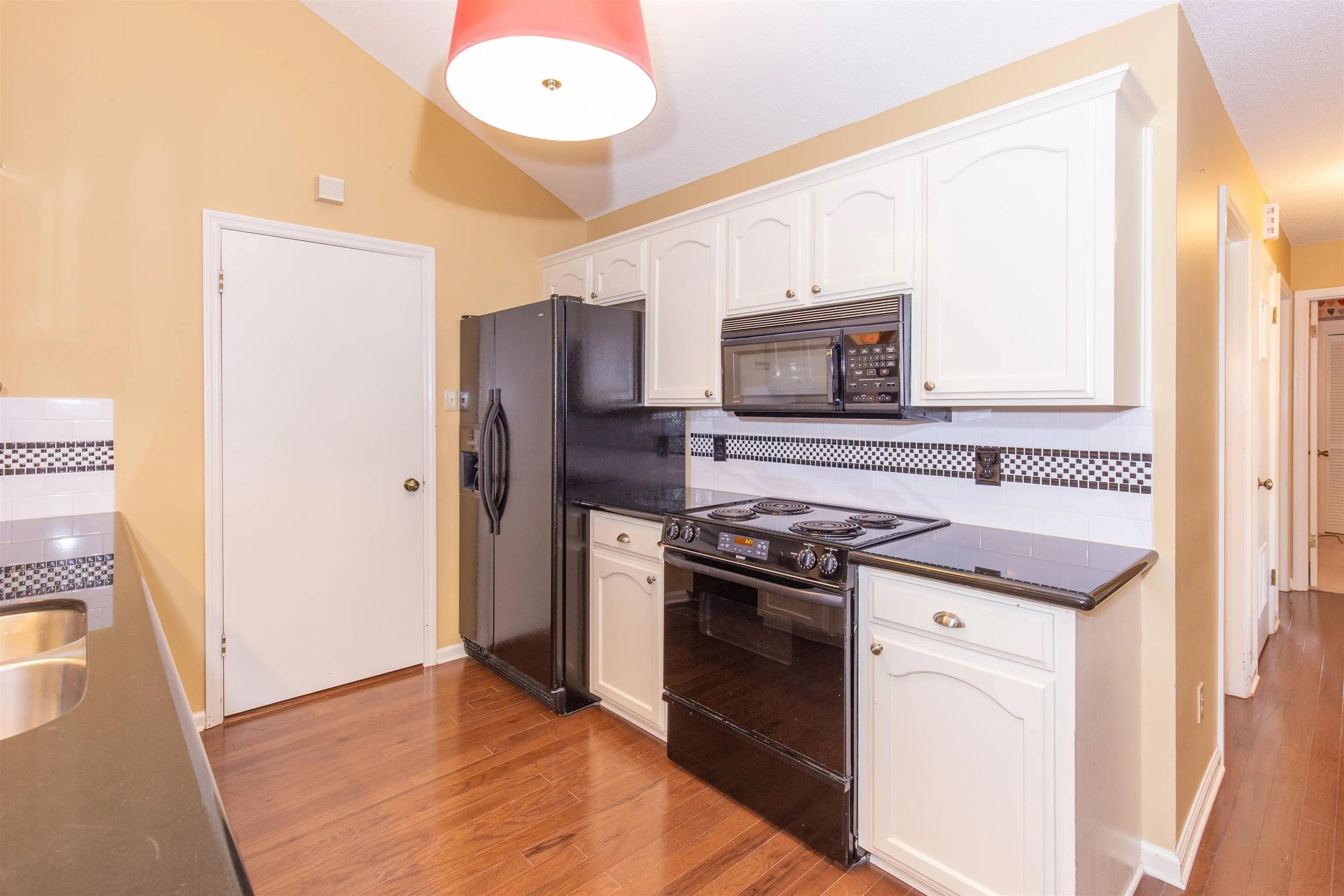 Little Rock, Arkansas 72211, United States, 3 Bedrooms Bedrooms, ,2 BathroomsBathrooms,Residential,Pending,16397