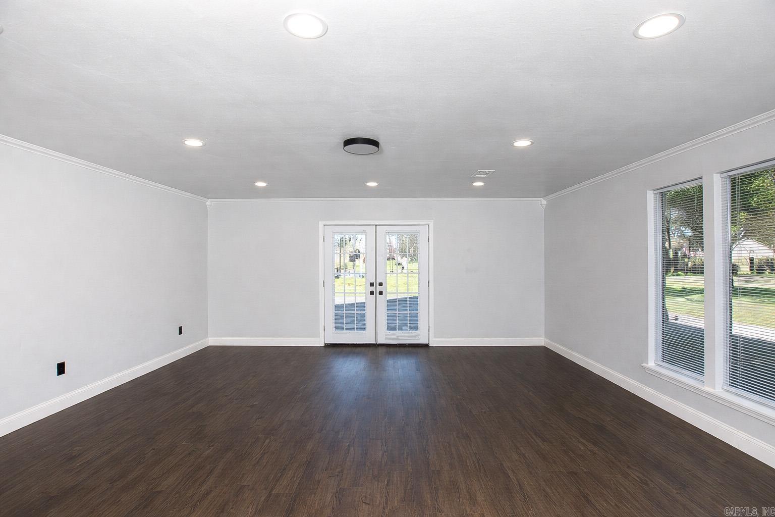 GREEN MEADOWS - Residential