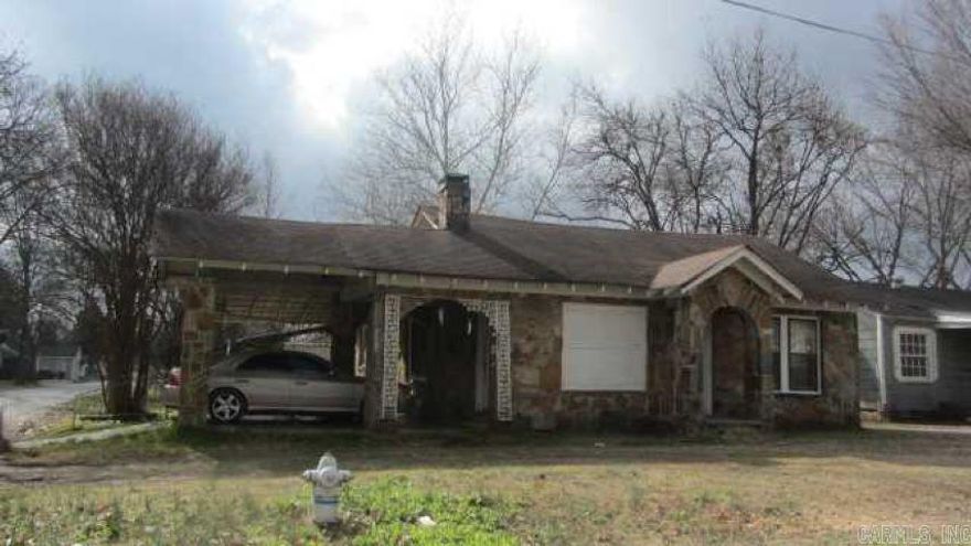 Spacious 2BD/1BA in North Little Rock that is waiting for you to call home. Appliances will be installed at a later date. Fridge is not included. This property is managed by Hoffman Team so beware of scammers - we will never ask you to Cashapp us money. The lease for this property is for 2 years with a 3% increase after the first year. Income must be 3x the amount of rent. This property does not accept section 8.