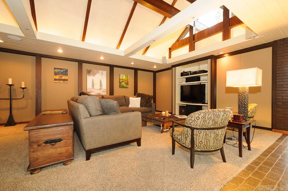 EAST PALISADES - Residential
